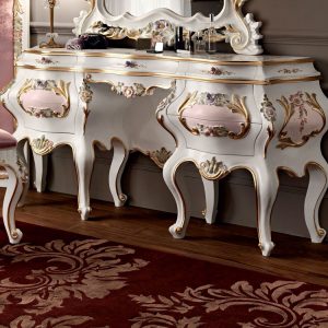 Hardwood-toilette-with-figured-mirror-floral-carves-Villa-Venezia-collection-Modenese-Gastone